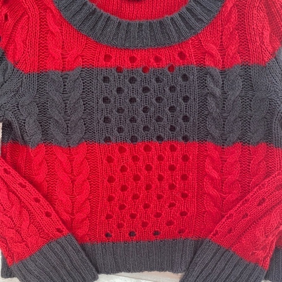 Women’s Sweater Striped Red and Gray Crewneck Size XL in EUC Super Cute Fit - Picture 6 of 7
